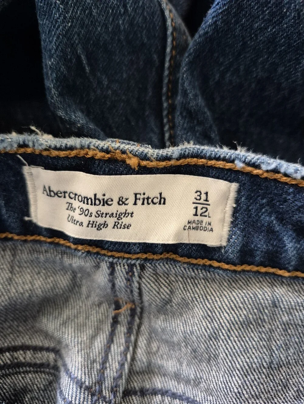 Abercrombie & Fitch The 90s Straight Ultra High Rise Jeans Womens Size 31/12L - Picture 9 of 10